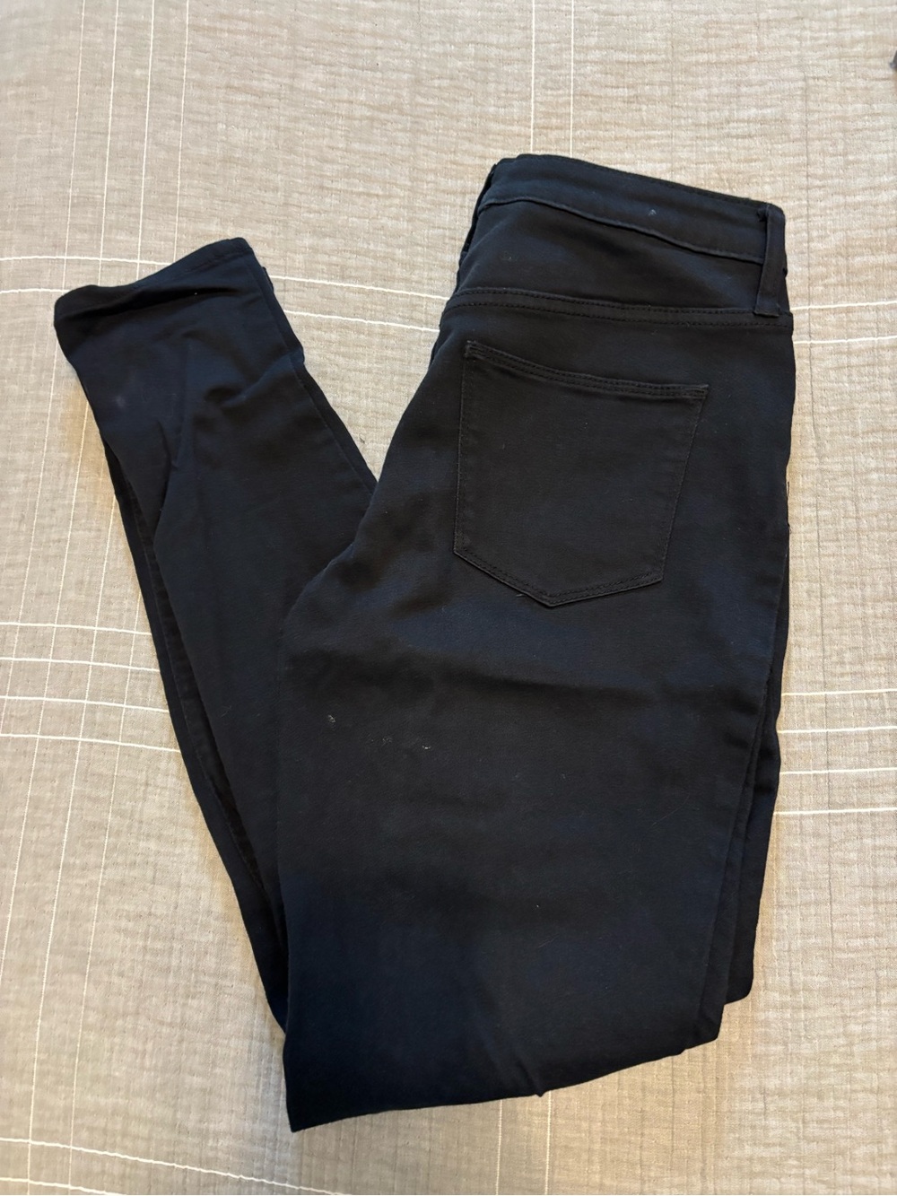 Universal thread Women’s Black Skinny Jeans - Classic Slim Fit